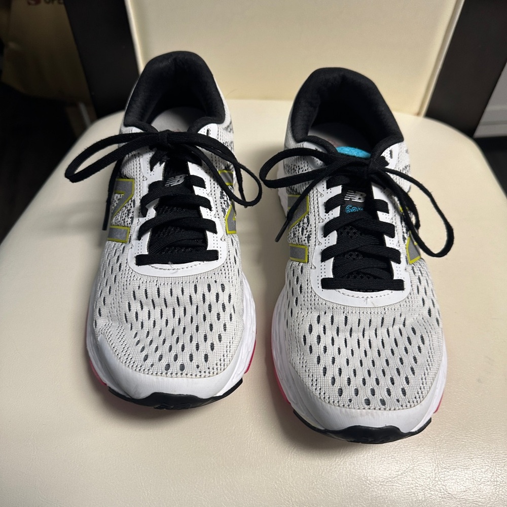 Women’s New Balance 680 Sneakers